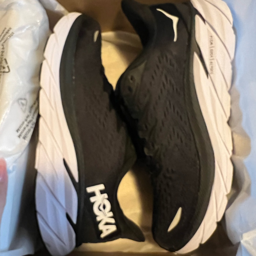 New Hoka Clifton 8 Sneakers